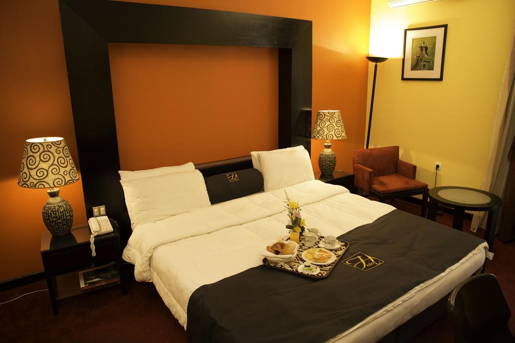 Heden Golf Hotel Abidjan Exterior photo