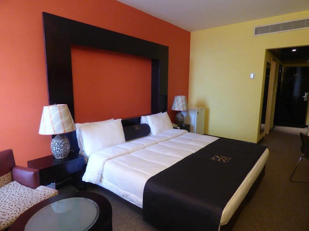Heden Golf Hotel Abidjan Exterior photo